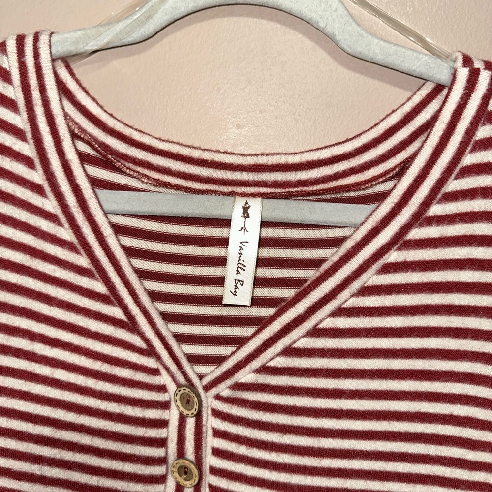 Lightweight rust/cream, color sweater, long sleeve size large